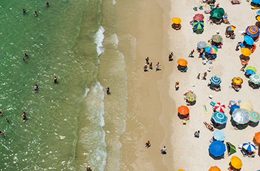 O clima em Bombinhas está sempre perfeito para praia