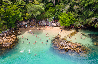 Praias em Bombinhas para quem ama sossego e privacidade