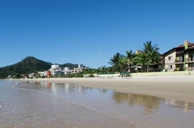 05 motivos para passar suas férias nas praias de Bombinhas