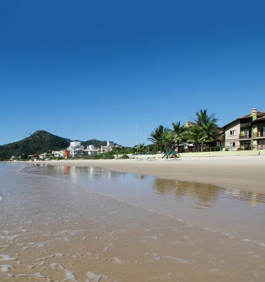 05 motivos para passar suas férias nas praias de Bombinhas
